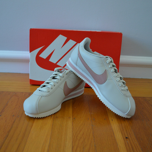 NIKE Cortez Classic Leather Sneakers - Picture 3 of 8